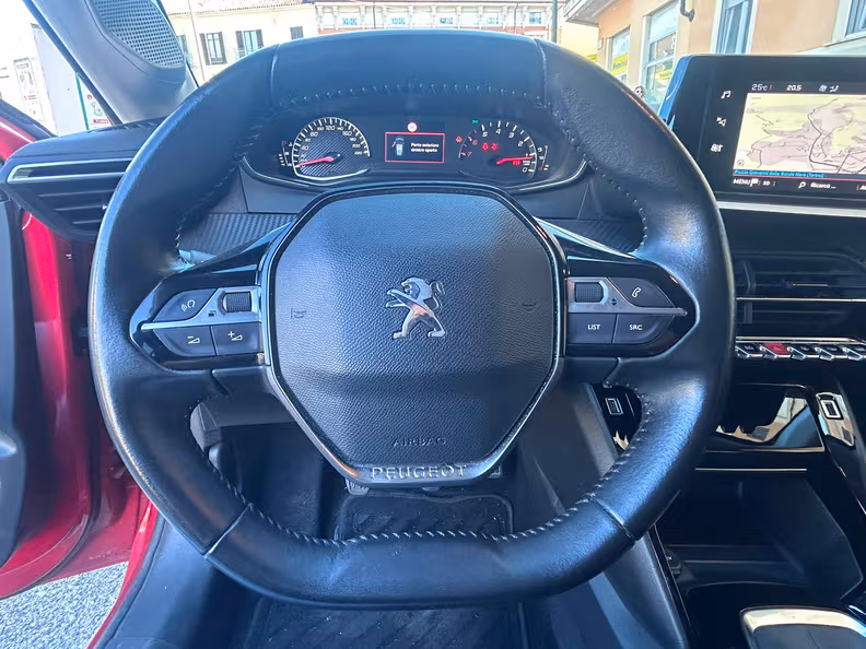 Peugeot 208 - 15