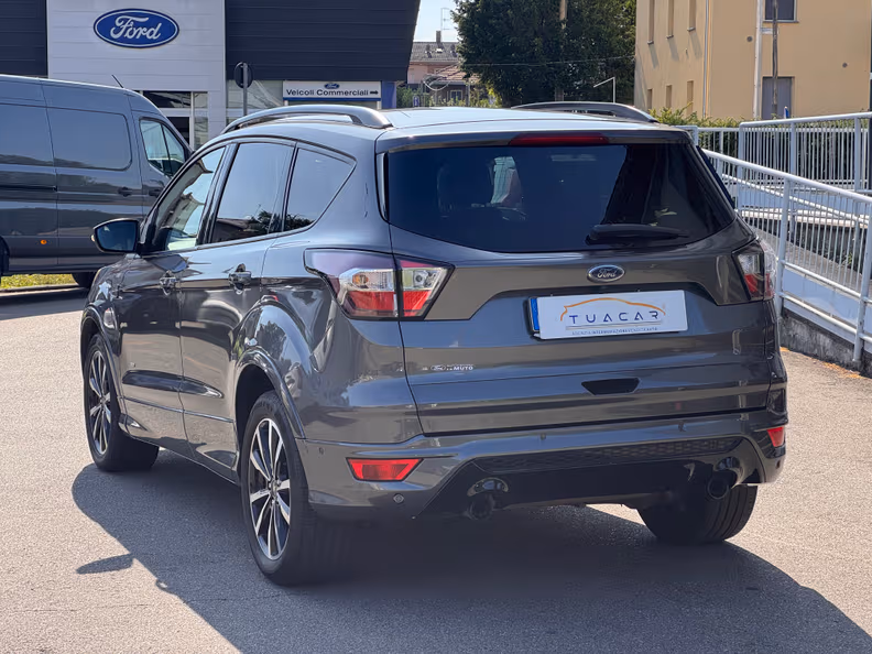 Ford Kuga - 2