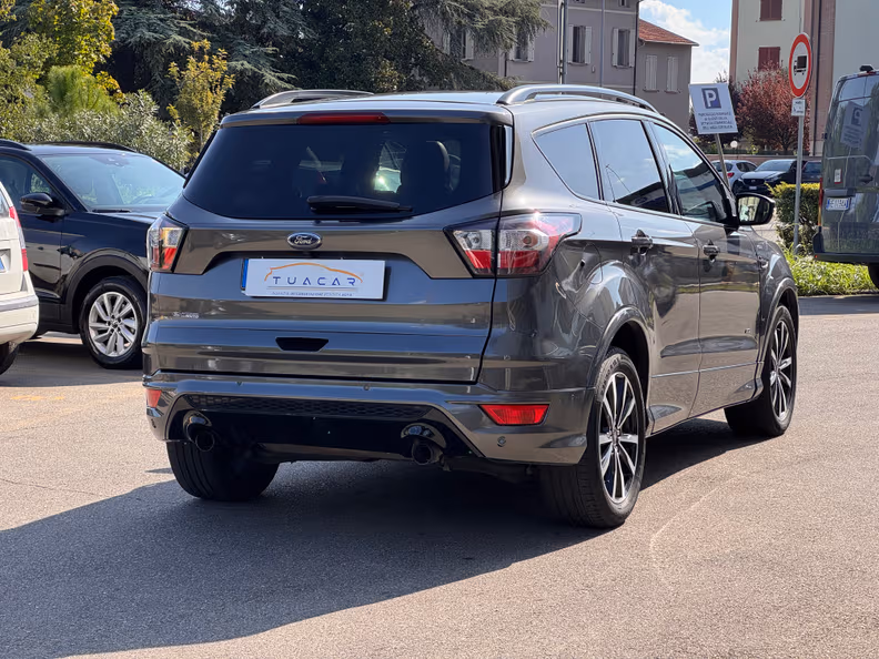 Ford Kuga - 4