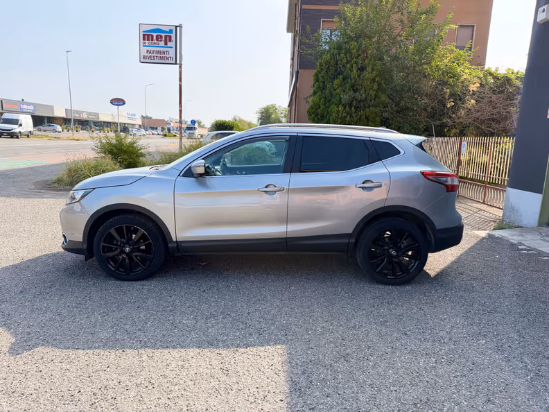 Nissan Qashqai - 2