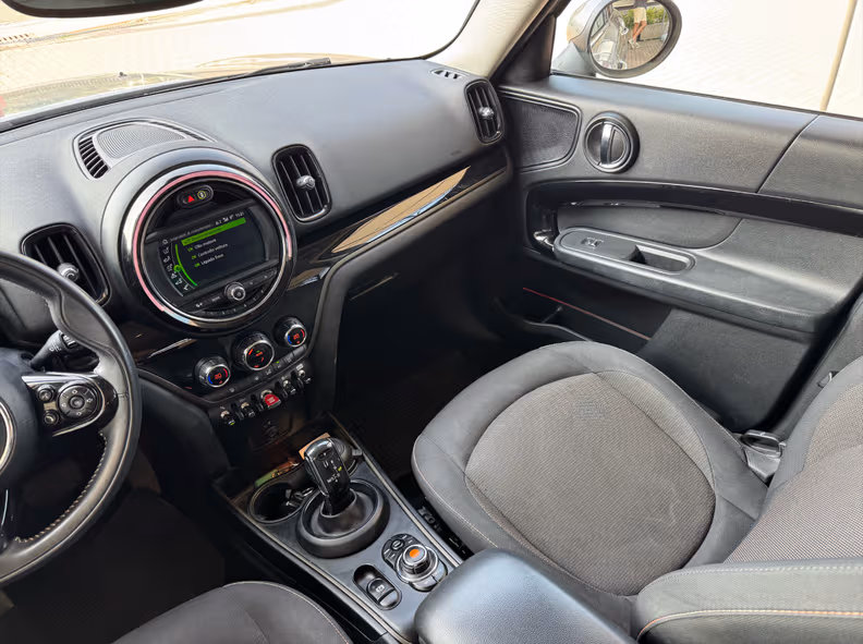 Mini Countryman - 30