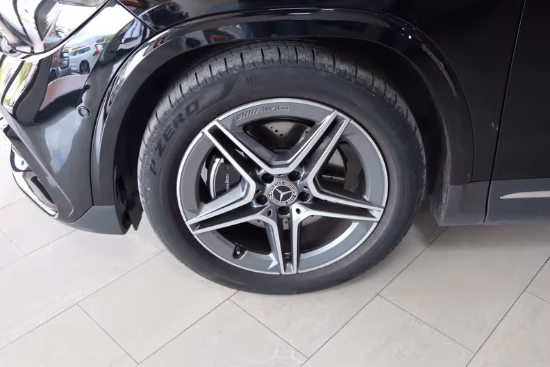 Mercedes-Benz GLA - 7