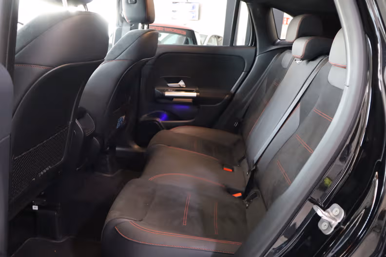 Mercedes-Benz GLA - 17