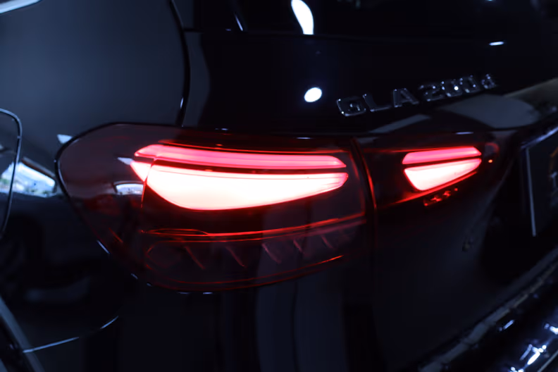 Mercedes-Benz GLA - 18