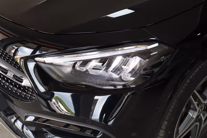 Mercedes-Benz GLA - 12