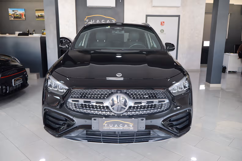 Mercedes-Benz GLA - 2