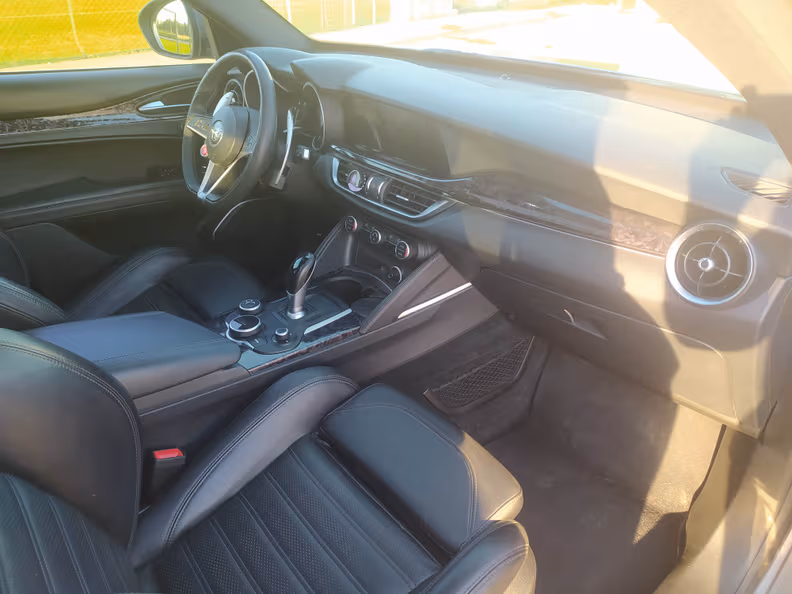 Alfa Romeo Stelvio - 9