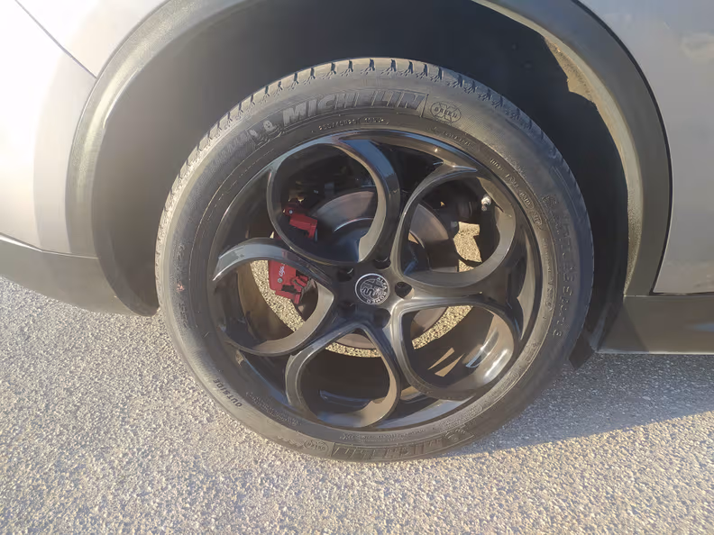 Alfa Romeo Stelvio - 24