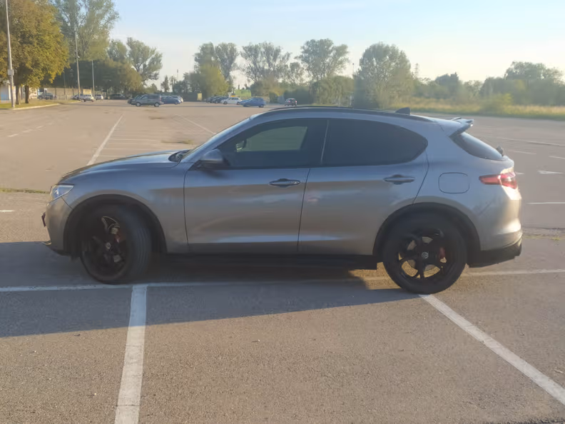 Alfa Romeo Stelvio - 19