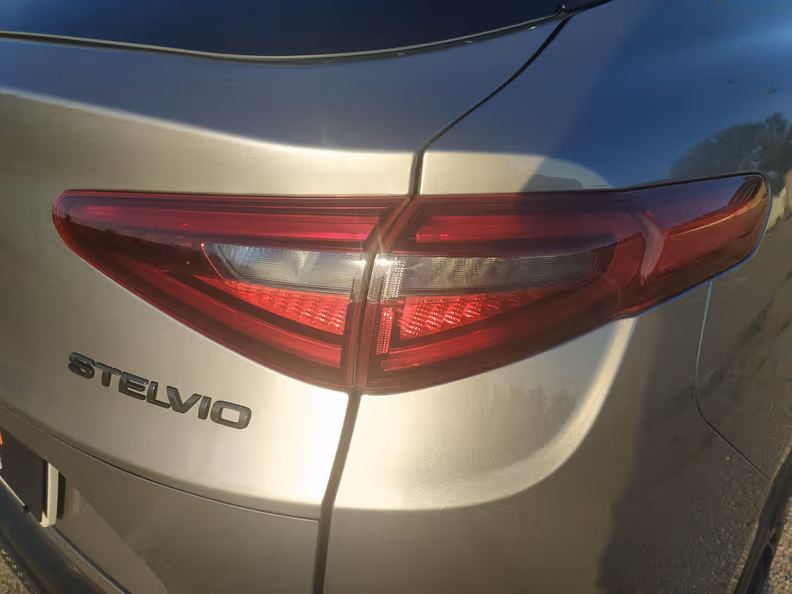 Alfa Romeo Stelvio - 16
