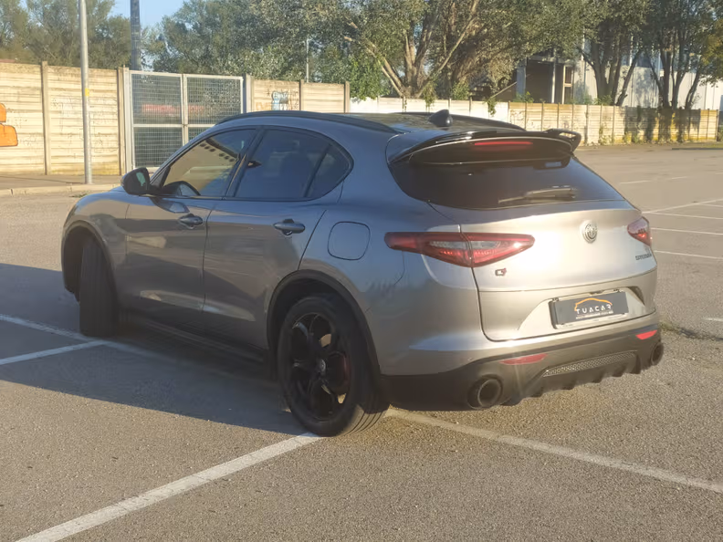Alfa Romeo Stelvio - 5