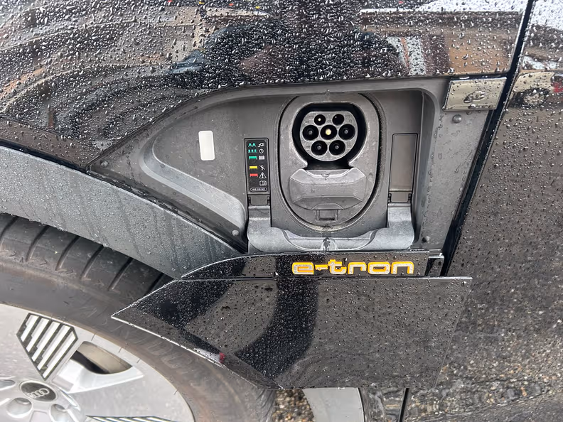 Audi e-tron - 21