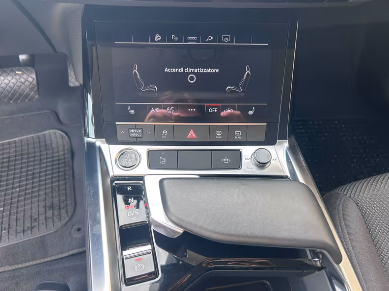 Audi e-tron - 17