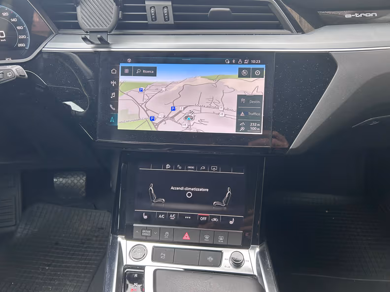 Audi e-tron - 16
