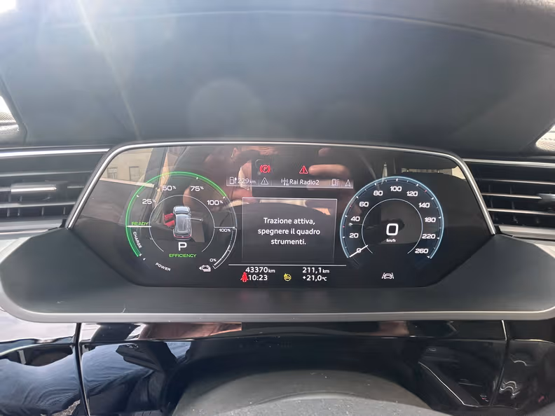 Audi e-tron - 15