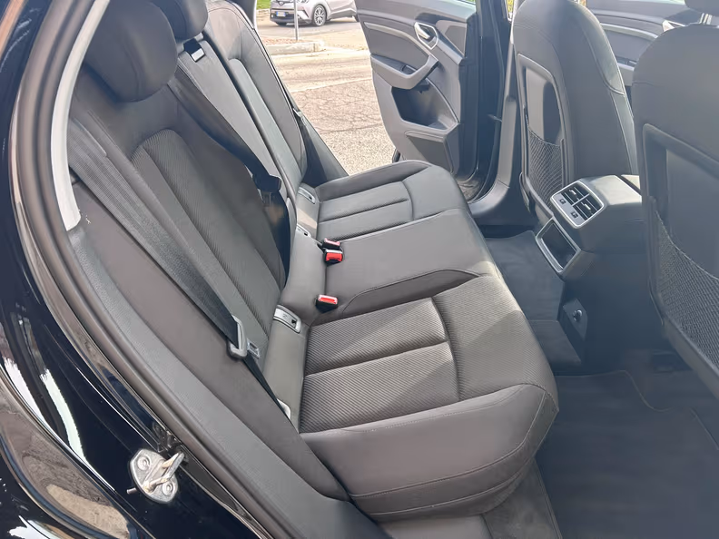 Audi e-tron - 10