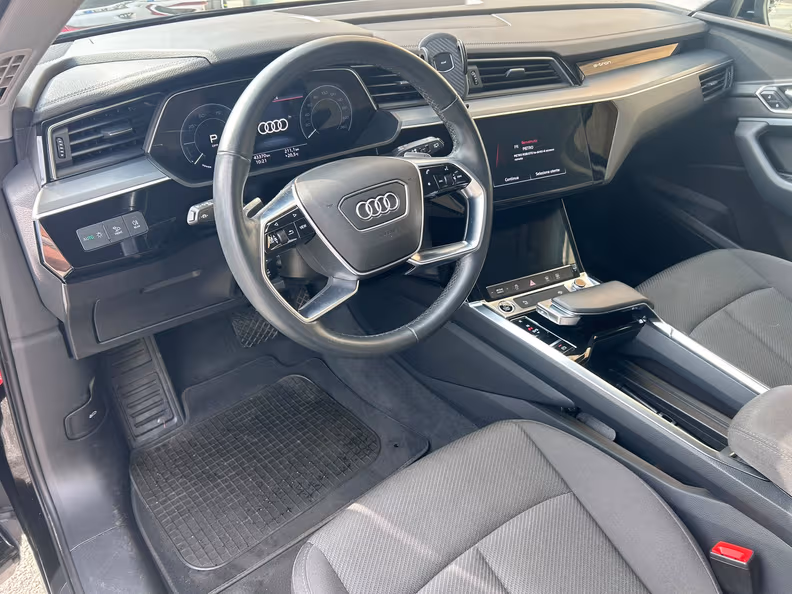 Audi e-tron - 7