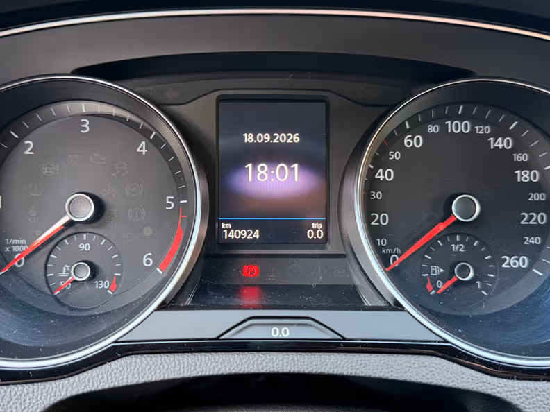 Volkswagen Passat - 11