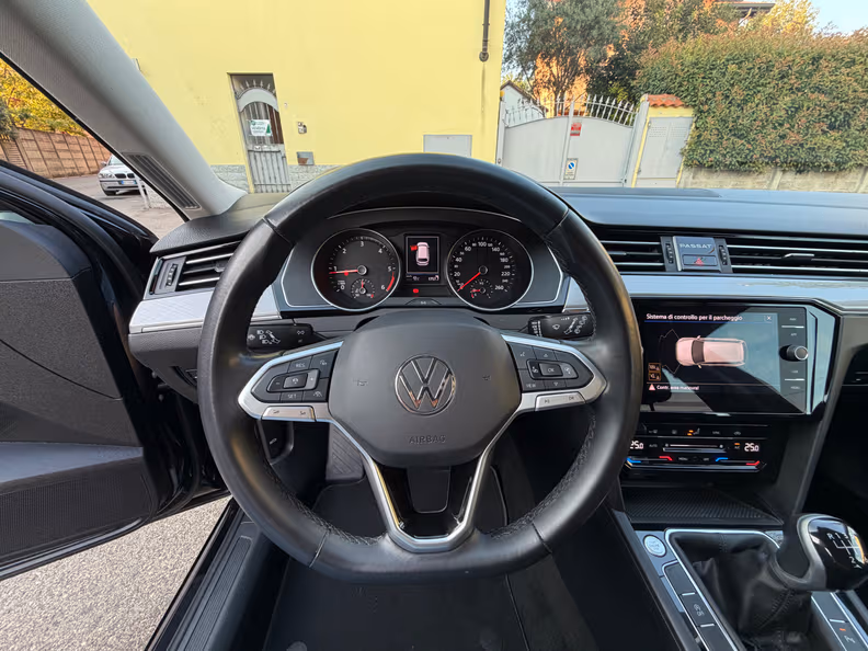 Volkswagen Passat - 10