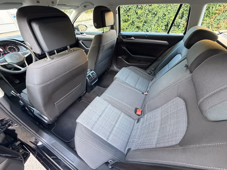 Volkswagen Passat - 24