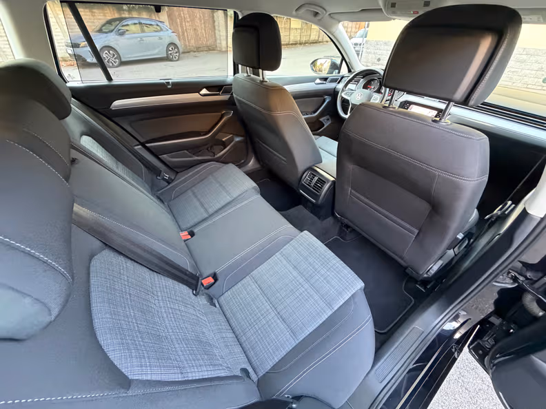Volkswagen Passat - 23