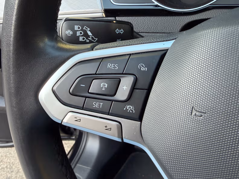 Volkswagen Passat - 27