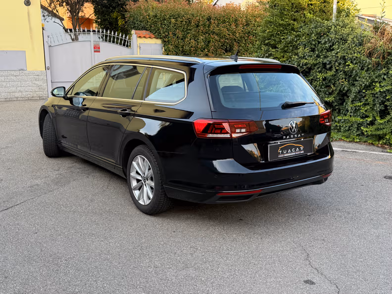 Volkswagen Passat - 7
