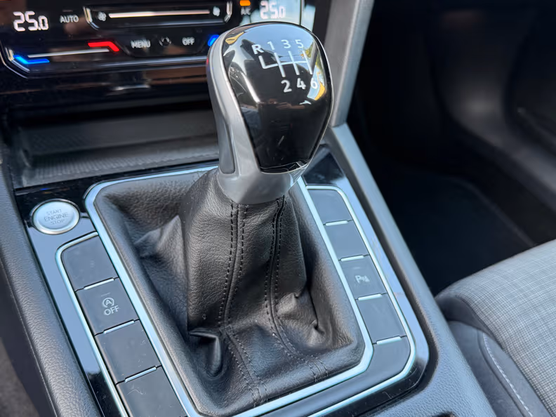 Volkswagen Passat - 14