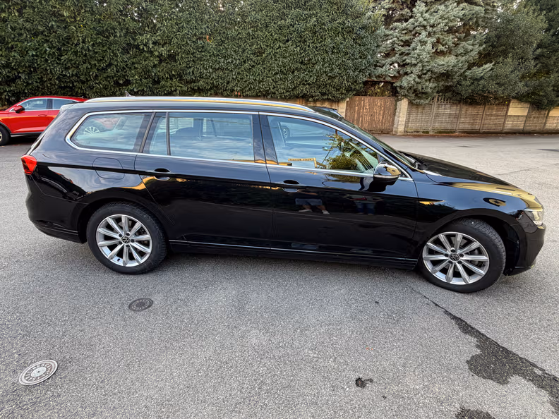 Volkswagen Passat - 4