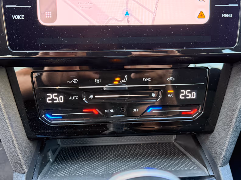 Volkswagen Passat - 16