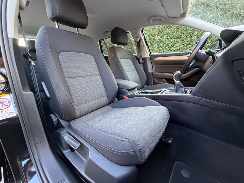 Volkswagen Passat - 19