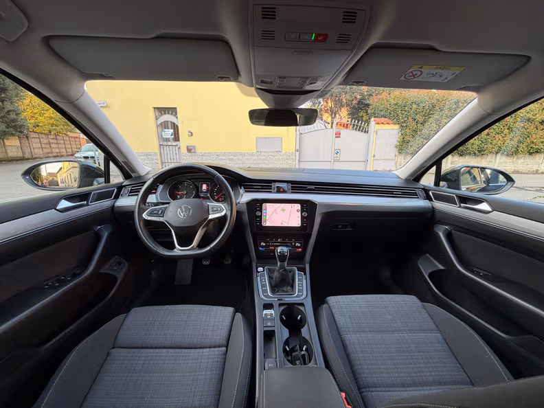 Volkswagen Passat - 13
