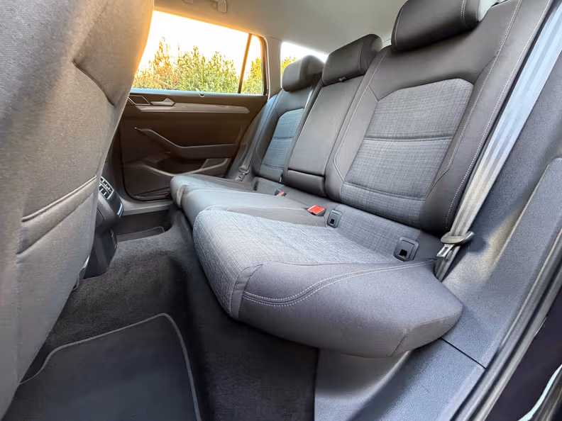 Volkswagen Passat - 22