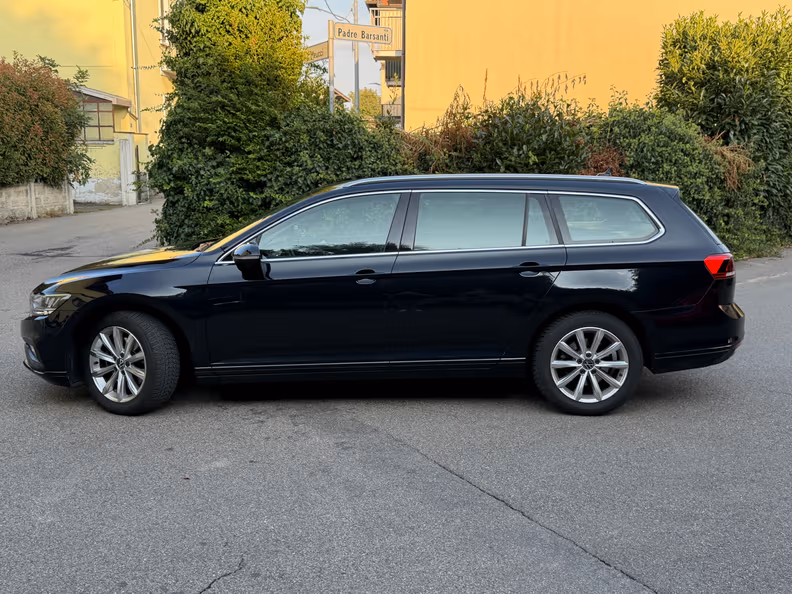Volkswagen Passat - 8