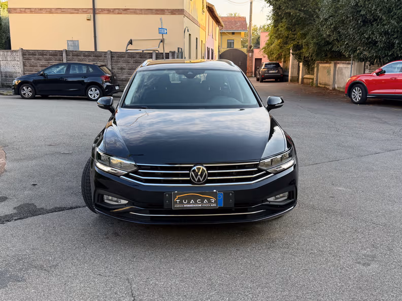 Volkswagen Passat - 2
