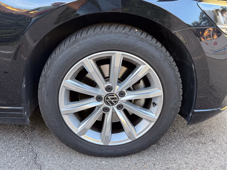 Volkswagen Passat - 41
