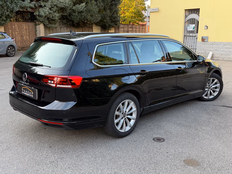 Volkswagen Passat - 5
