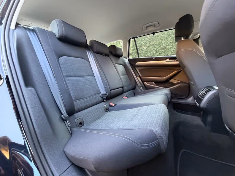 Volkswagen Passat - 21