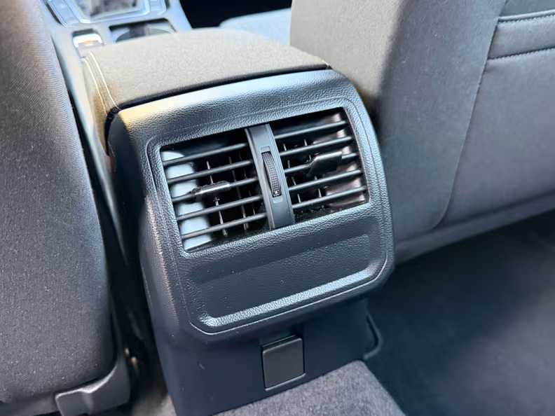 Volkswagen Passat - 37
