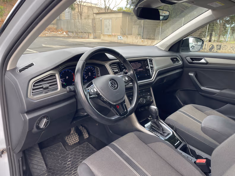 Volkswagen T-Roc - 19
