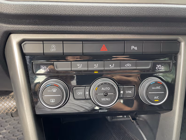 Volkswagen T-Roc - 22