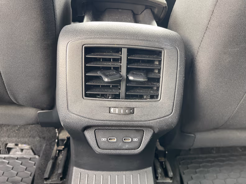 Volkswagen T-Roc - 31
