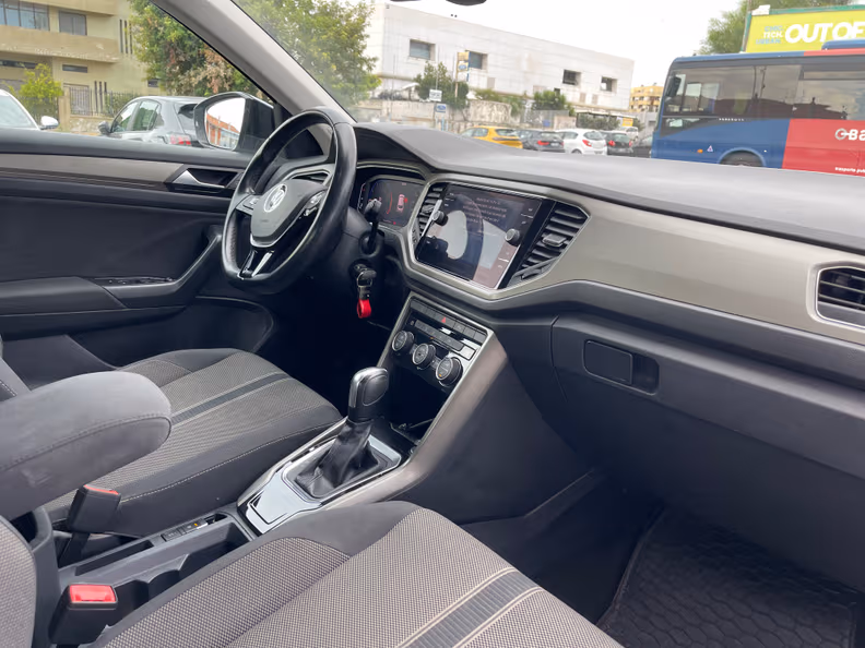 Volkswagen T-Roc - 36