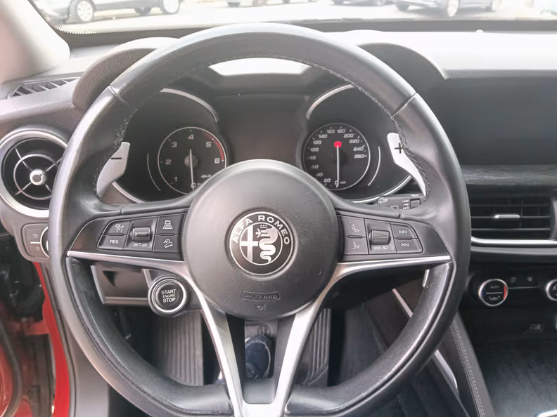 Alfa Romeo Stelvio - 11