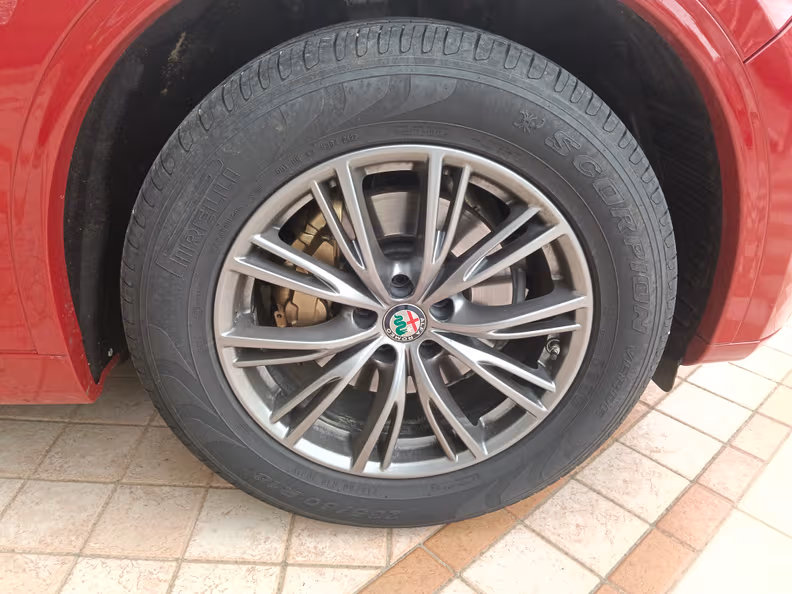 Alfa Romeo Stelvio - 4