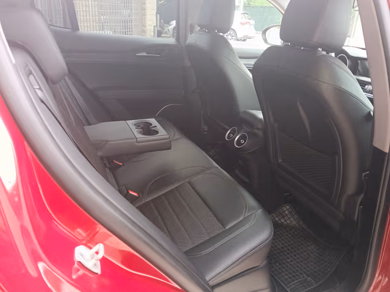 Alfa Romeo Stelvio - 18