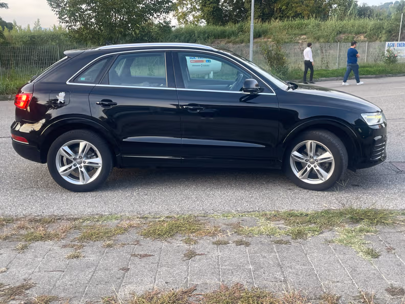 Audi Q3 - 18