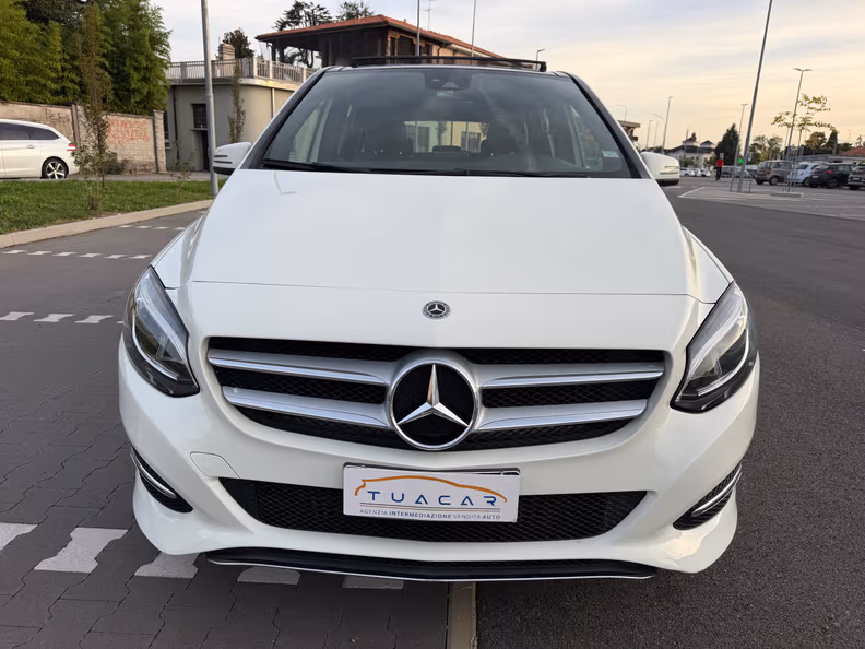 Mercedes-Benz 200 - 2