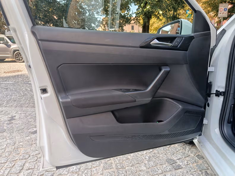 Volkswagen Polo - 24