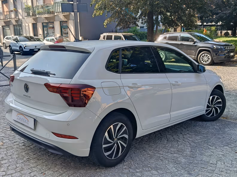 Volkswagen Polo - 4